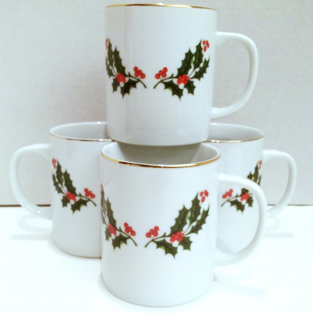 Set of 4 Vintage Porcelain Christmas Holly Mugs